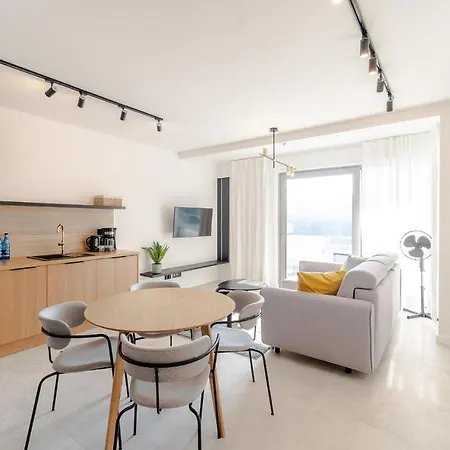 Top View Balticus 82 By Renters *