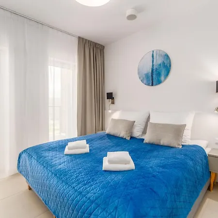 Aquamarina Prima 61 By Renters Apartment