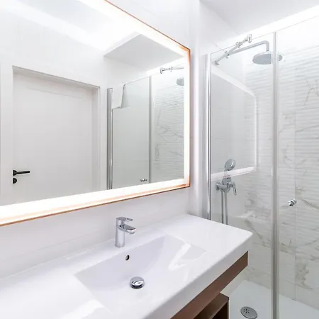 Bel Mare 214b By Renters *