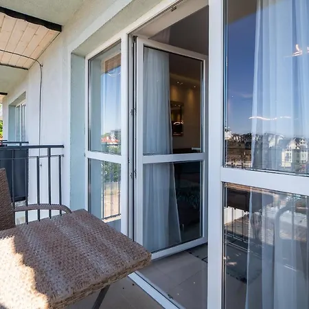 Apartment Stylish Vacation With Parking In By Renters