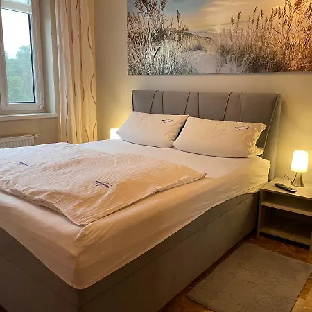 Wolin-travel Fala Z Widokiem Na Morze