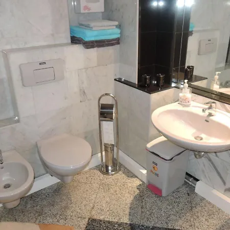 Apartment Comfortable In Centre Of For 4 Persons *