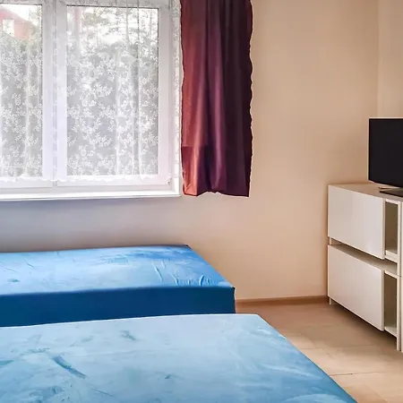 1 Bedroom Stunning In Apartment *