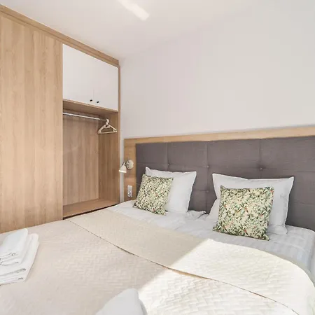 Perfect Bel Mare By Renters