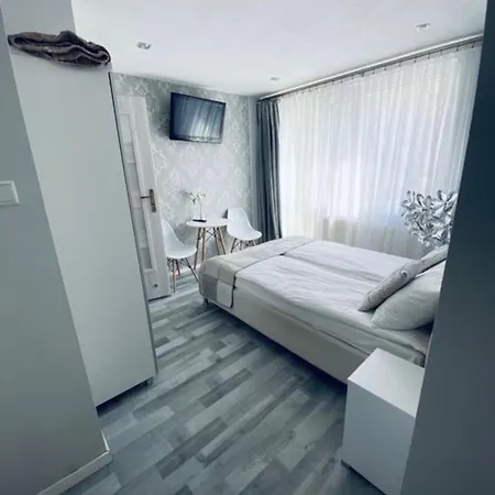Na Rogu Homestay