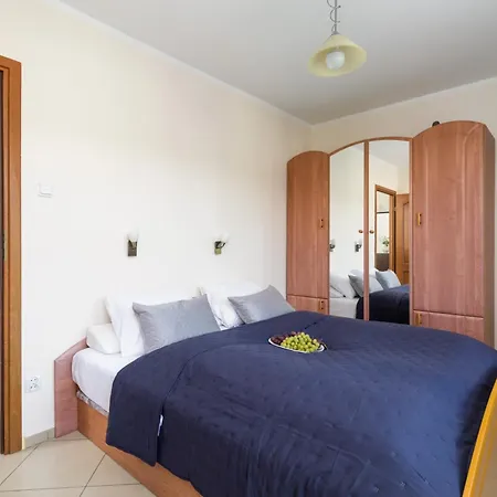 Comfy With Balcony Turystyczna By Renters Apartment