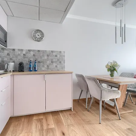 Apartment Your Holidays Promenada Gwiazd 28 *