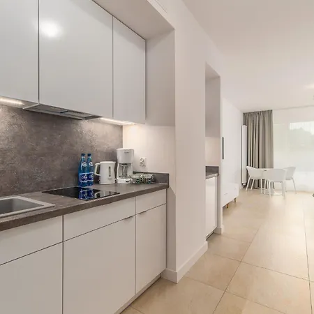Aquamarina Prima 07 Seaside Studio By The Beach With Terrace By Renters Apartment *