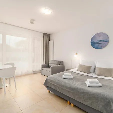 Aquamarina Prima 07 Seaside Studio By The Beach With Terrace By Renters *