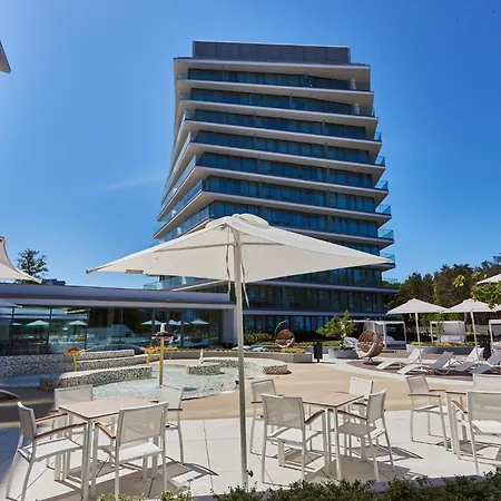 Apartment Wave Beachfront Family *