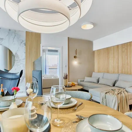 Wave Beachfront Family Apartment *