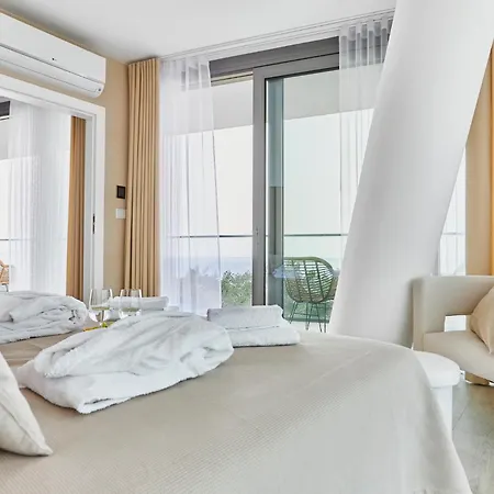 Apartment Wave Beachfront Family