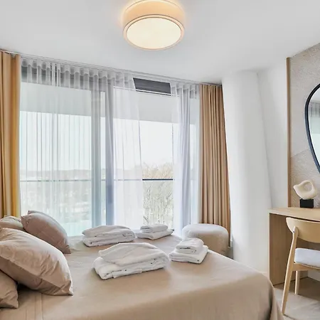 Wave Beachfront Family Apartment