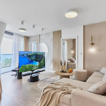 Wave Beachfront Family Apartment