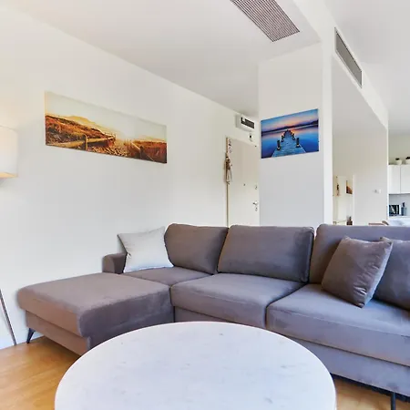 Apartment Golden Tulip Penthouse 53 *