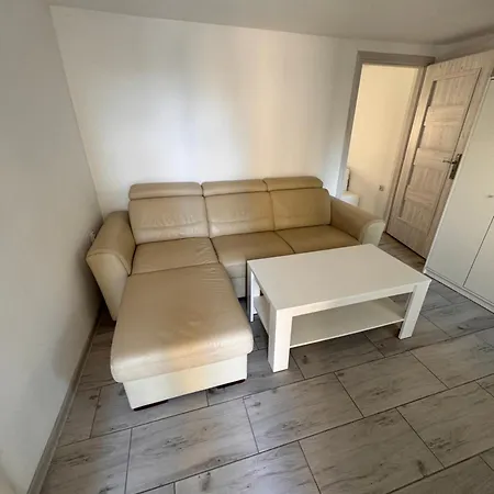 Surowe Wnetrze Homestay