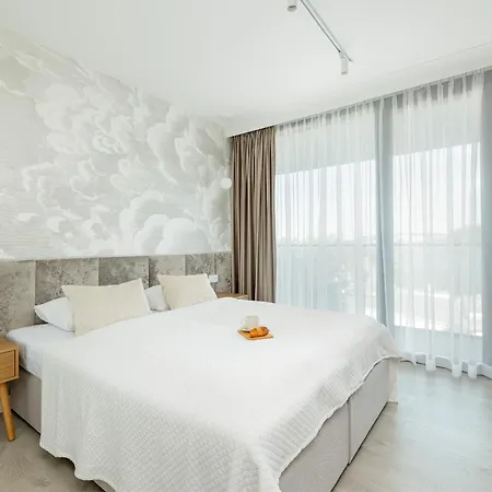 Stylish Sea Waves With Pool & Parking By Rent Like Apartment