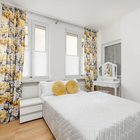 Apartment Family With Parking By Renters Miedzyzdroje
