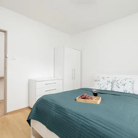 Family With Parking By Renters * Miedzyzdroje