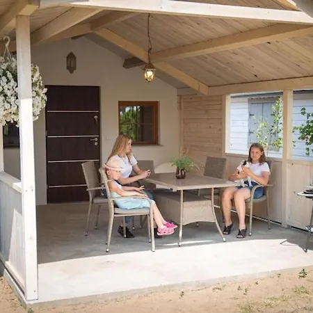 In With A Terrace Ferienhaus *