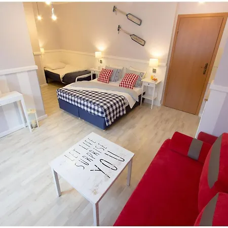 Apartment For 2 People In Mi Dzyzdroje *