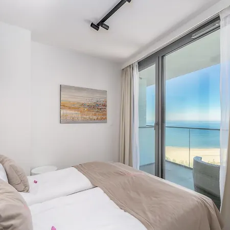 Your Holidays Waves A Apartment