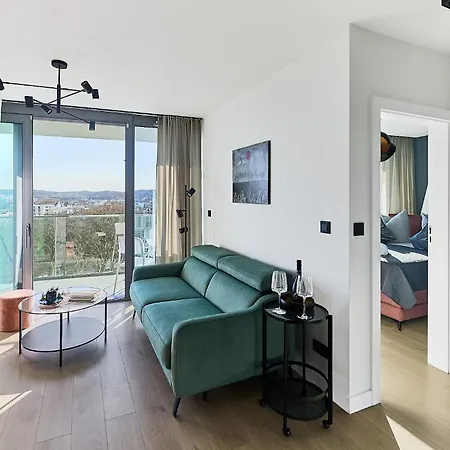 Crest View 777th - & Seaview Apartment *
