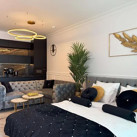 Sea View Smart & Garden Vip Apartment *