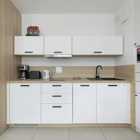 Sunny In Bel Mare By Renters Apartment