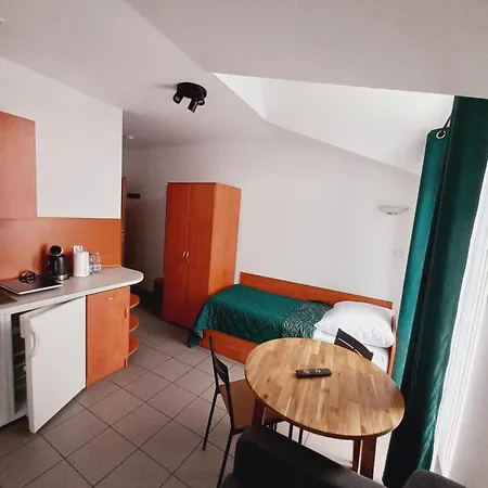 Guest house Mira 200 Metrow Od Morza