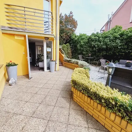 Guest house Mira 200 Metrow Od Morza