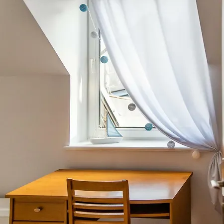 3-bedroom Plac Neptuna By Renters Apartment *