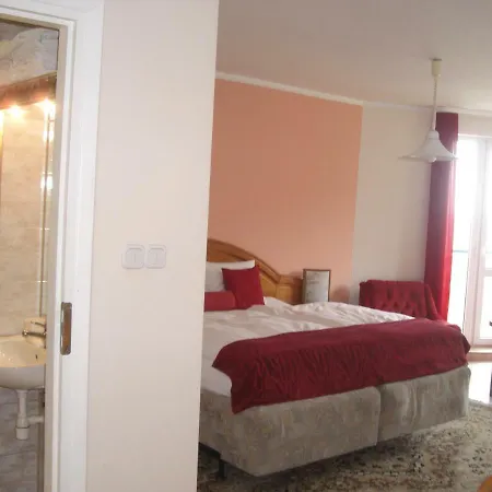 Cameo Apartment