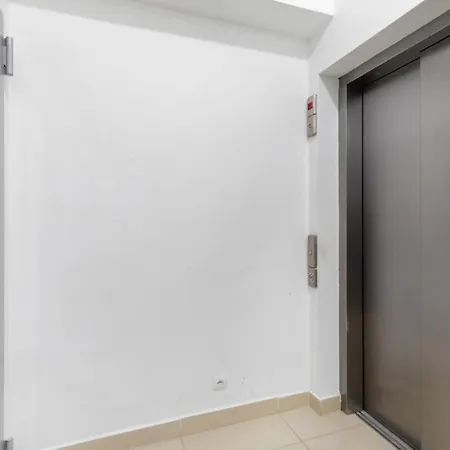 Apartment Gold Flamingo By Renters *